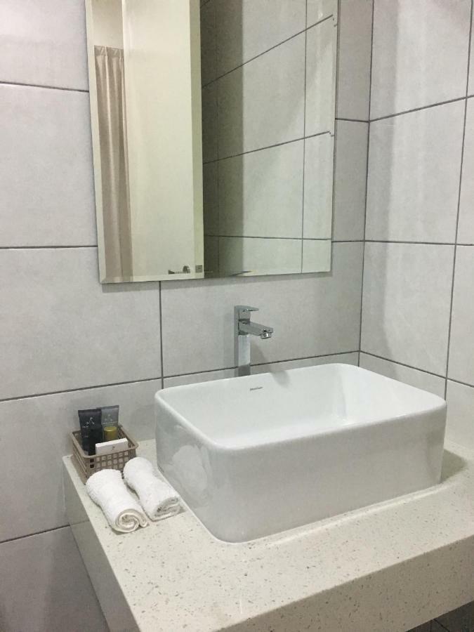 פוטראג'איה Ioi Conezion Iman'S Home With Pool View Unit מראה חיצוני תמונה