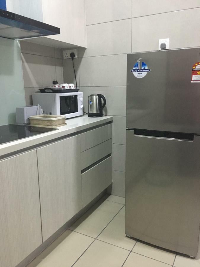 פוטראג'איה Ioi Conezion Iman'S Home With Pool View Unit מראה חיצוני תמונה
