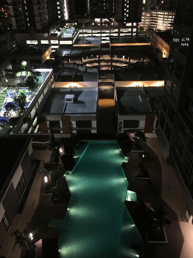 פוטראג'איה Ioi Conezion Iman'S Home With Pool View Unit מראה חיצוני תמונה